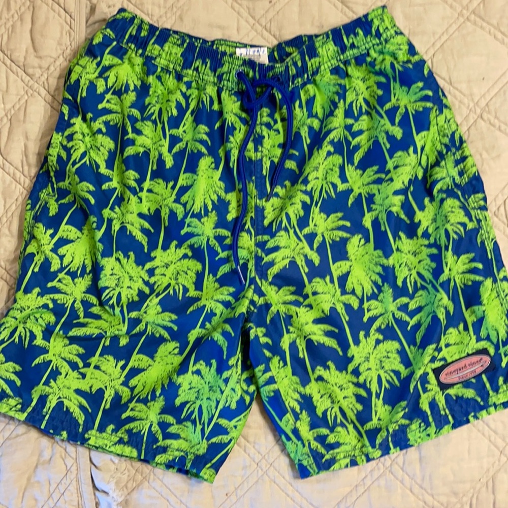Vineyard Vines Men’s XS swim trunks - EUC